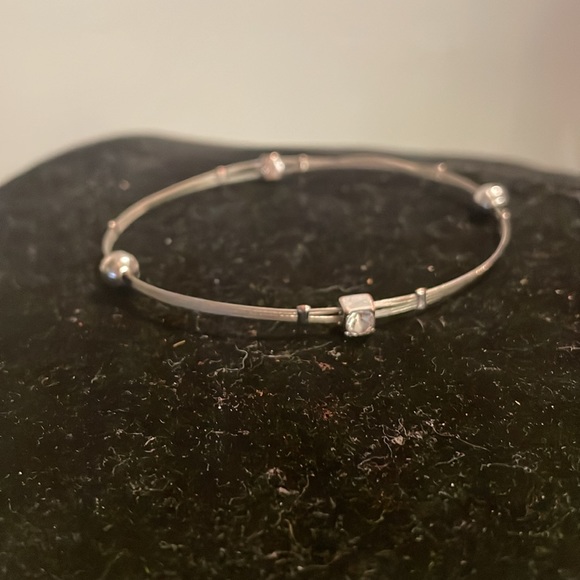 8” Minimalist silver tone stretch bracelet w/2 beads & 2 bezel set crystals - Picture 5 of 13